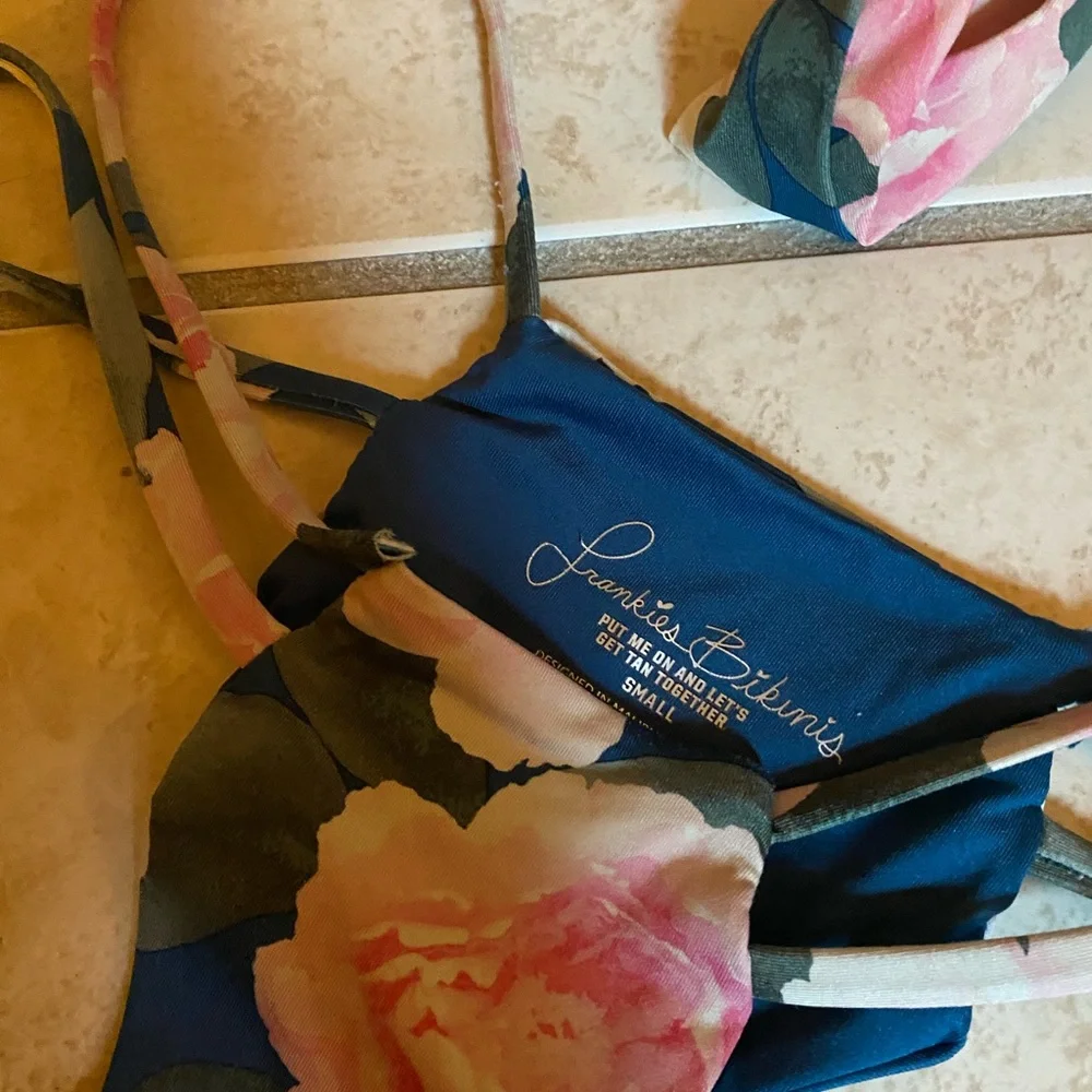 Frankie’s bikini Floral print. Top and bottom. Size Small for both